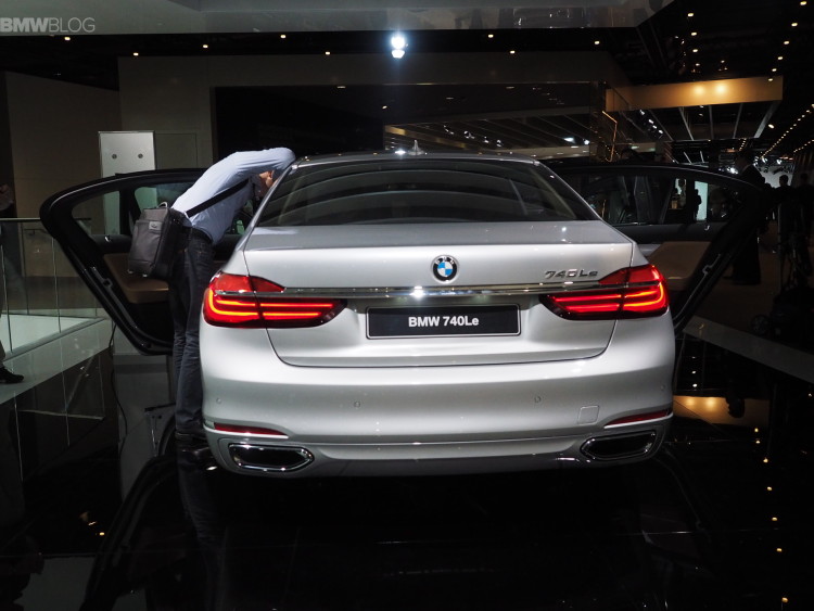 2016-bmw-740Le-images-1900x1200-08