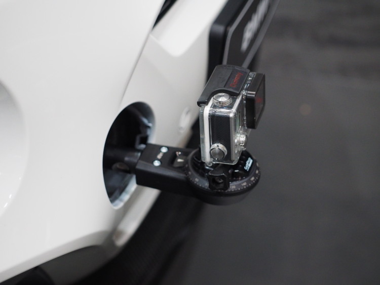 2016-bmw-x6-m-performance-parts-images-02