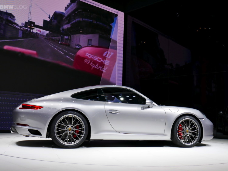 2017-Porsche-911-Turbo-images-07