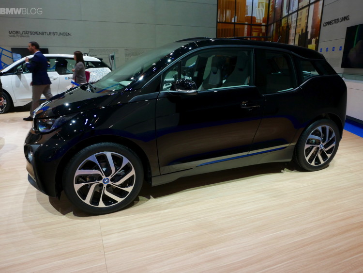 BMW-i3-fluid-black-images-1900-x1200-12