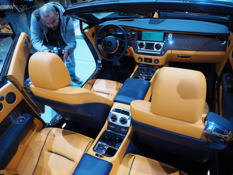 Rolls-Royce-Dawn-images-1900x1200-14