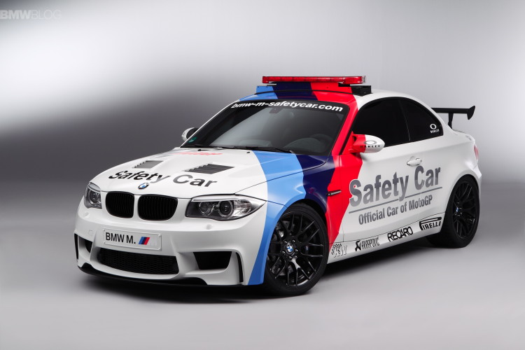 bmw-1m-safety-car-akrapovic-images-19