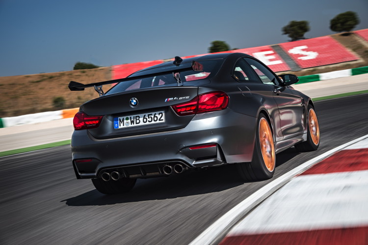 2016-BMW-M4-GTS-images-1900x1200-wallpaper-07
