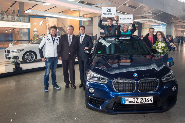 BMW-Welt-Visitor-X1-1