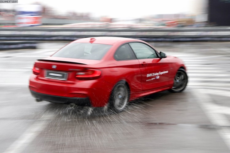 BMW-M235i-M-Performance-Drift-Action-EICMA-2015-01