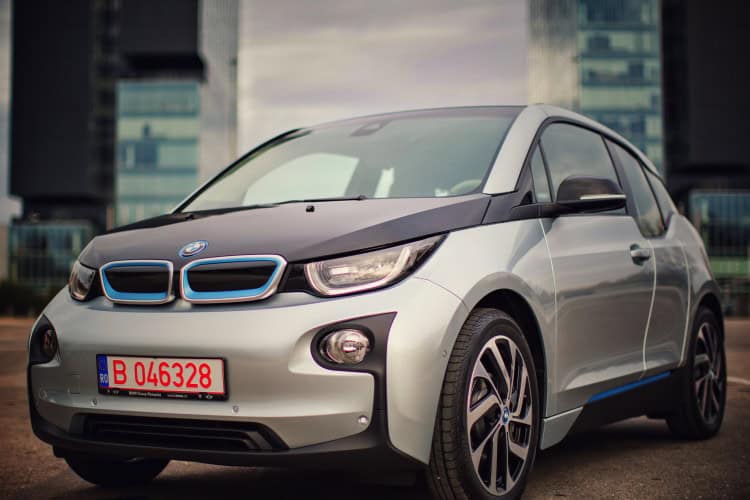 BMW i3 Software Update 15-11-502 Fixes Flaws, Adds Features
