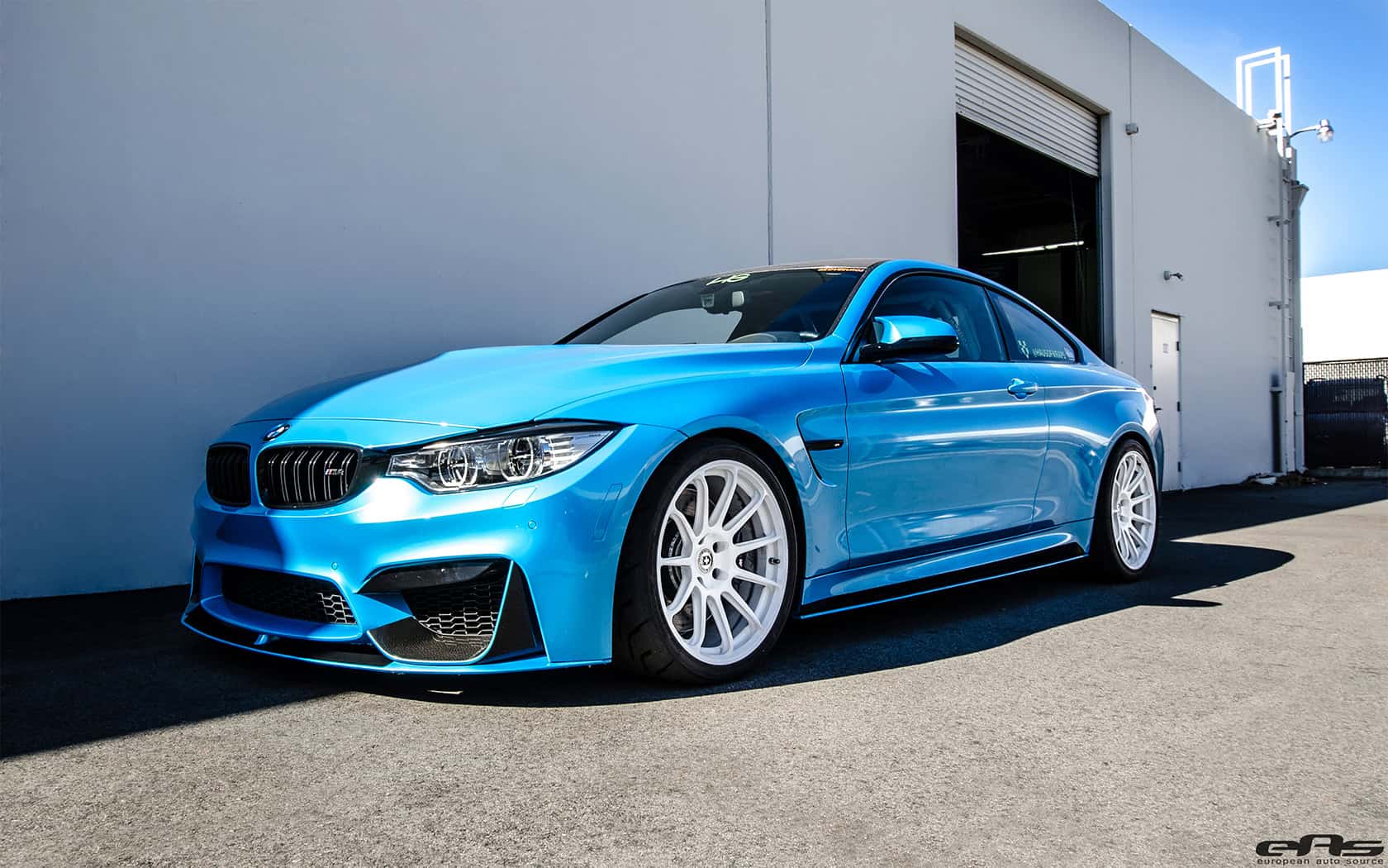 Pearlescent Mexico Blue BMW F82 M4 Gets Modded