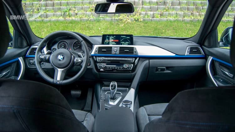 2015-BMW-320d-xDrive-Touring-test-drive-38
