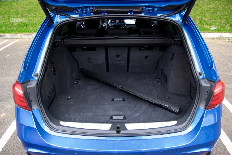 2015-BMW-320d-xDrive-Touring-test-drive-54