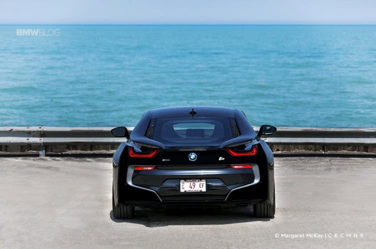2015-BMW-i8-Test-Drive-1900x1200-22