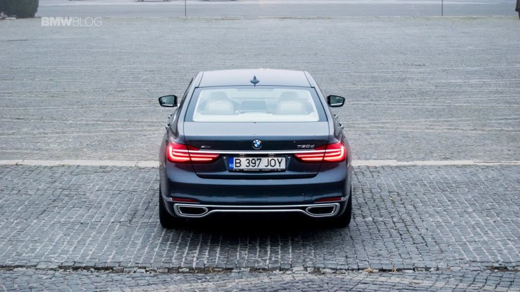 2016-BMW-730d-xDrive-test-drive-review-37