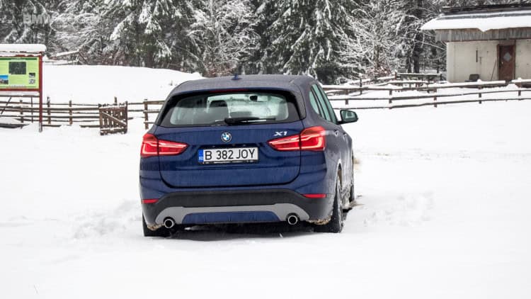 2016-bmw-x1-xdrive20d-test-drive- - 24