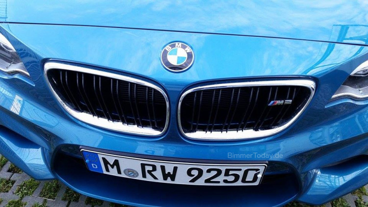 BMW-M2-Long-Beach-Blue-Live-Fotos-02