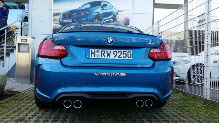 BMW-M2-Long-Beach-Blue-Live-Fotos-06
