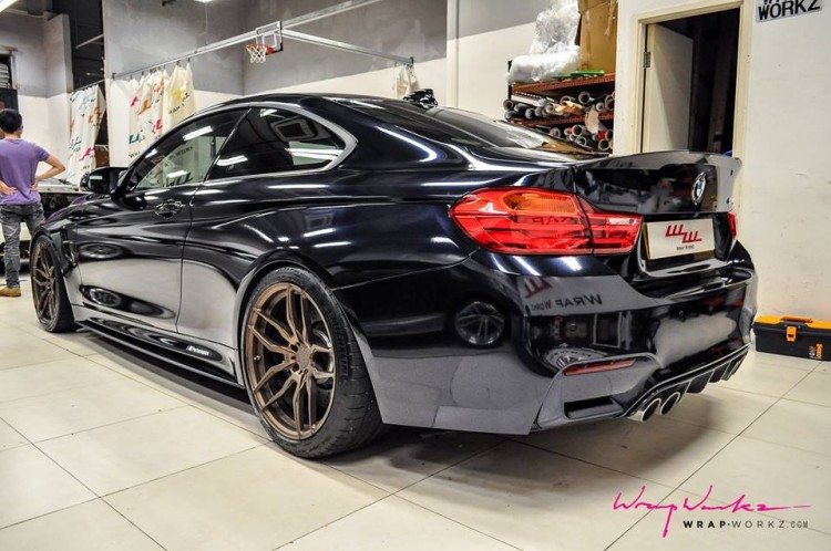 Midnight-Blue-BMW-M4-11