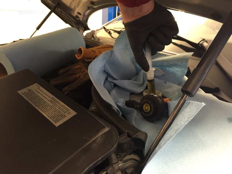 how-to-change-brake-fluid-bmw-m3-images-31