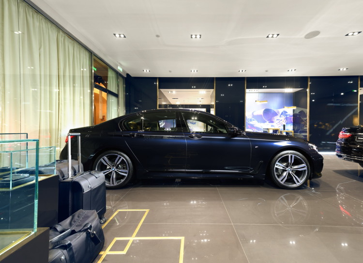 2016-BMW-7-Series-luxury-images-8