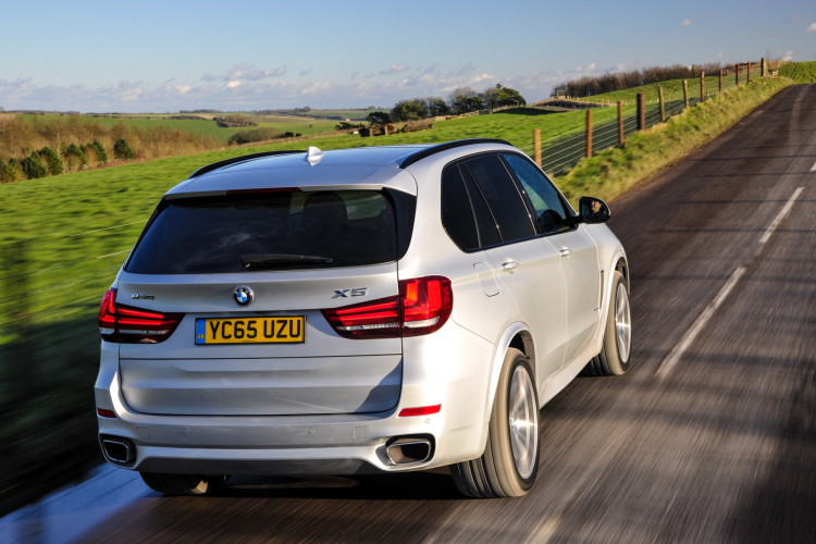 2016-BMW-X5-xDrive40e-images-UK-30