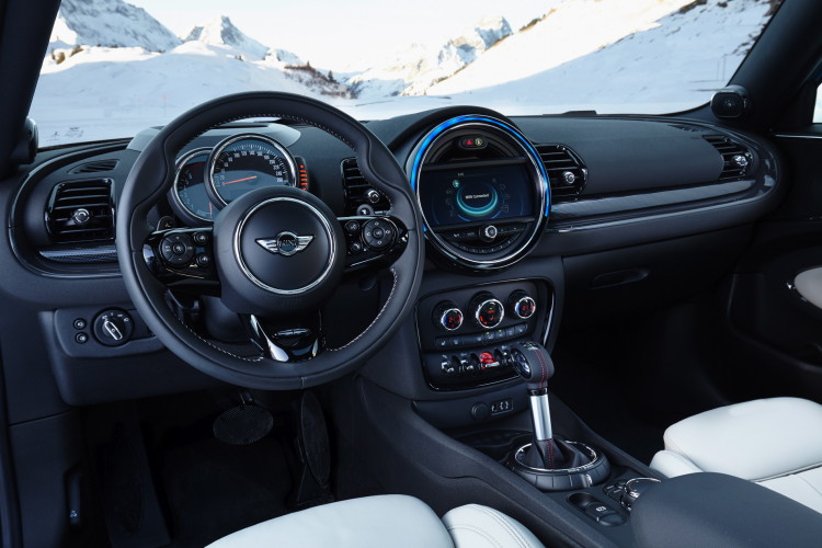 2016-MINI-Clubman-ALL4-77