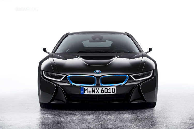 BMW i8 shows Mirrorless Camera technology