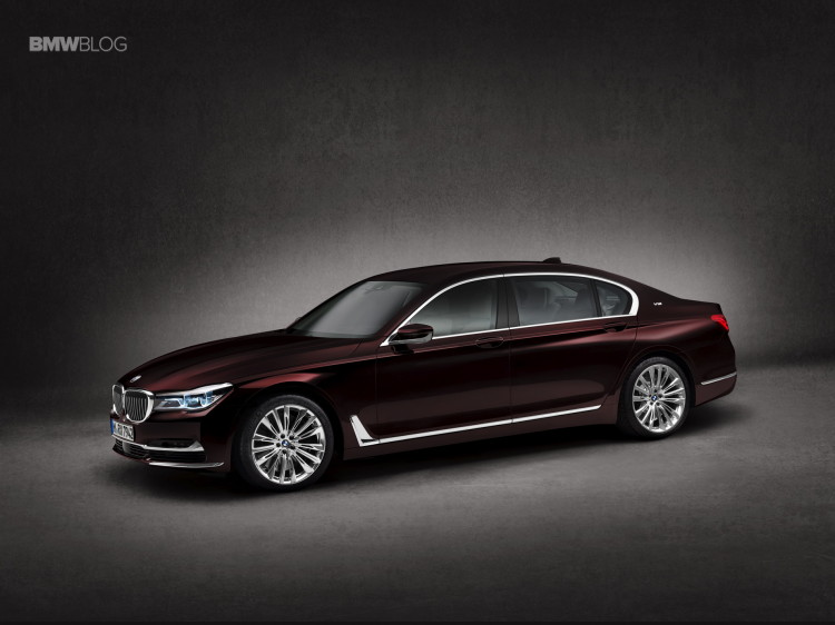 BMW-M760Li-xDrive-images-17