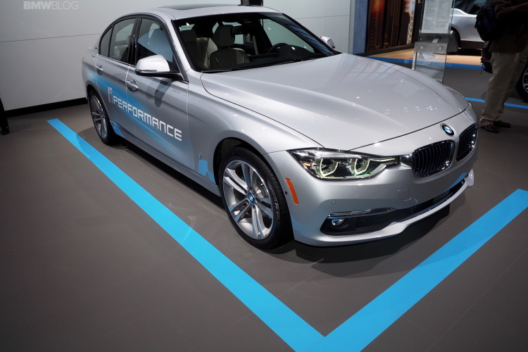 BMW 330e vs Volkswagen Passat GTE