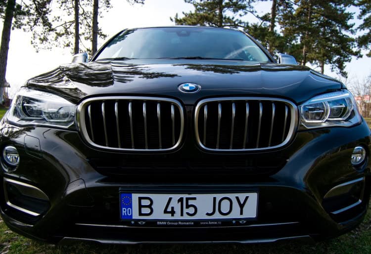 2016-BMW-X6-xDrive30d-test-drive-72