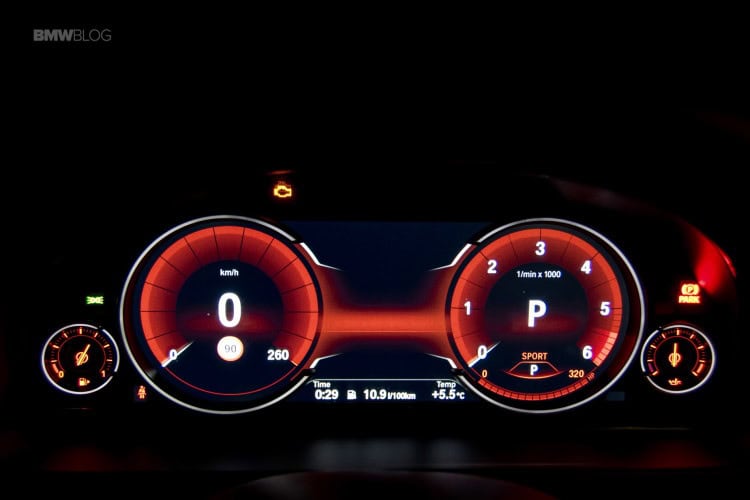 2016-BMW-X6-xDrive30d-test-drive-96