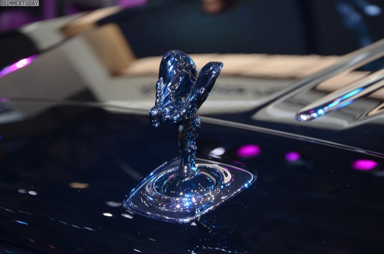 Rolls-Royce-Wraith-Black-Badge-2016-Genf-Autosalon-Live-09
