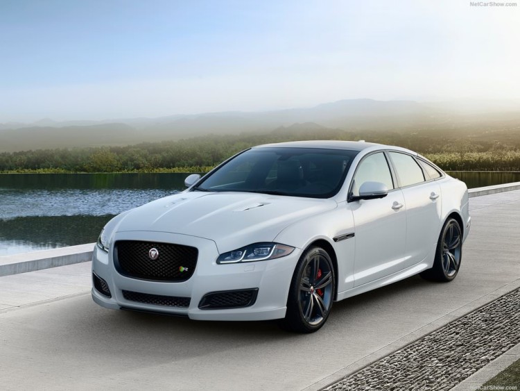 2016-Jaguar-XJ-R-Sport-Sedan-Model-Cars