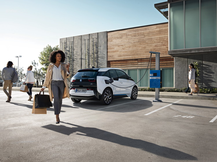 2017-BMW-i3-1