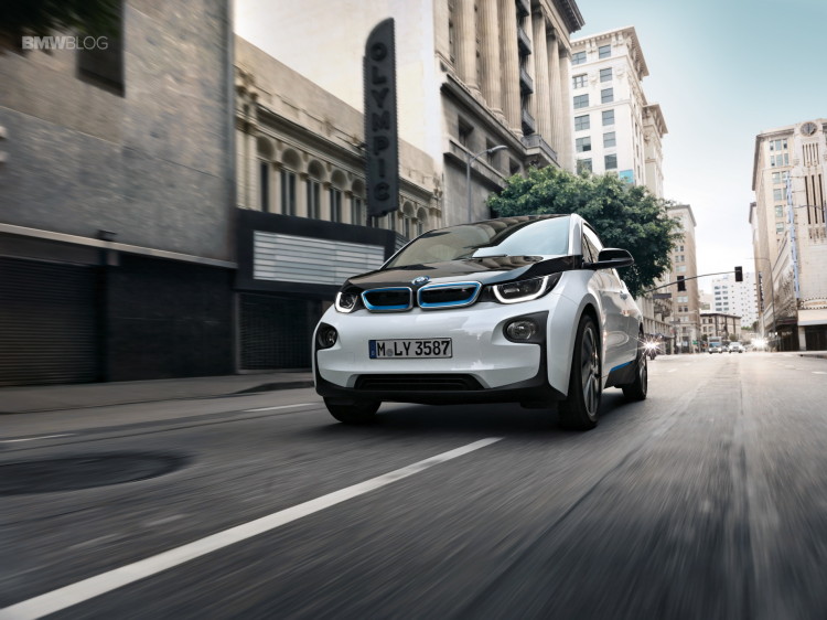 2017-BMW-i3-4