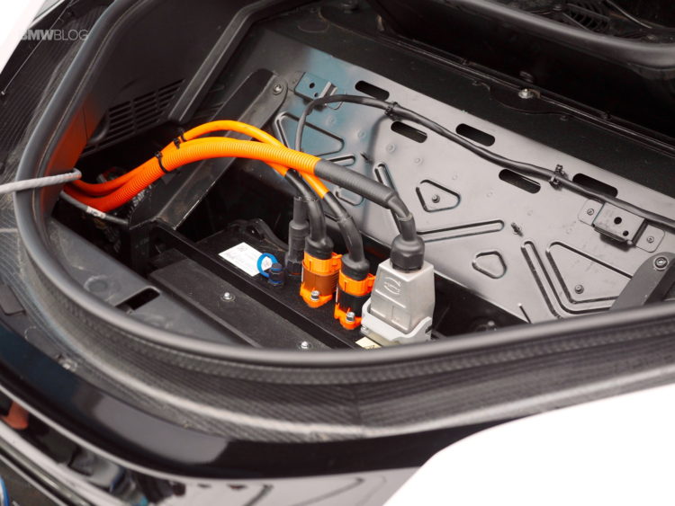 BMW-i8-Safety-Car-design-1