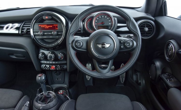 2016-Mini-John-Cooper-Works-Challenge-117-876x535