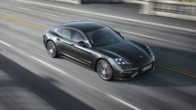 2017-Porsche-Panamera3