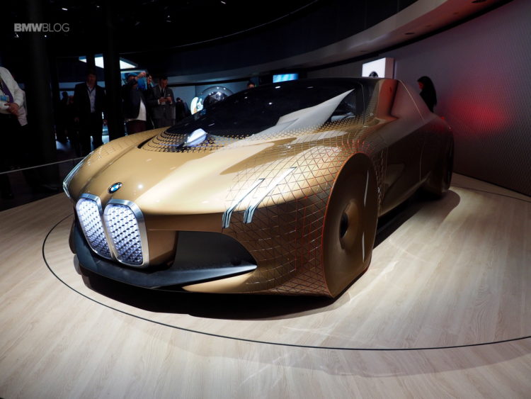 BMW-Vision-Next-100-15