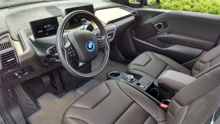 The Tera World interior remains the same. The only exception is there is now a Dark Oak Wood trim option. My i3 pictured above has the Eucalyptus wood trim. Customers now have their choice of which wood they prefer.