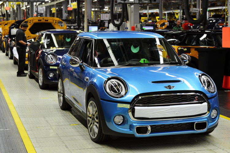 BMW Group To Invest Nearly $595 Million At MINI Oxford Plant: Report