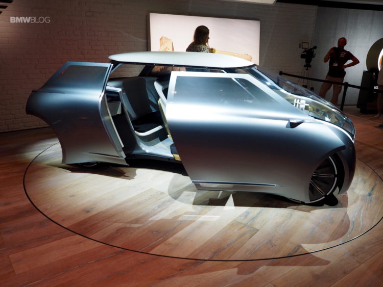 MINI Vision NEXT 100 with sliding doors