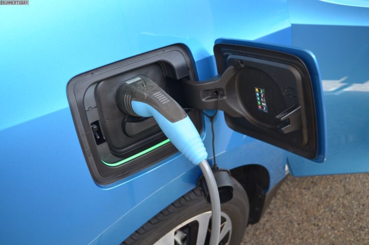 2016-BMW-i3-94Ah-Protonic-Blue-33-kWh-Elektroauto-38