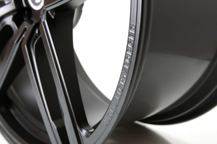 23-hurricane-rr-jet-black-schmiederad-forged-wheel-04-1