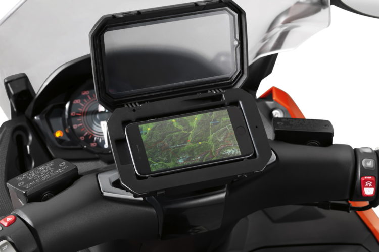 Factory Smartphone Cradle for BMW Motorcycles Finally Debuts