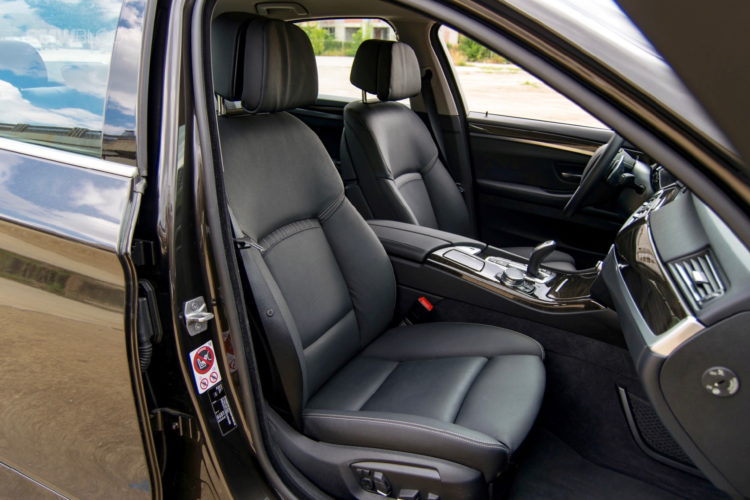 2016-BMW-530d-xDrive-16