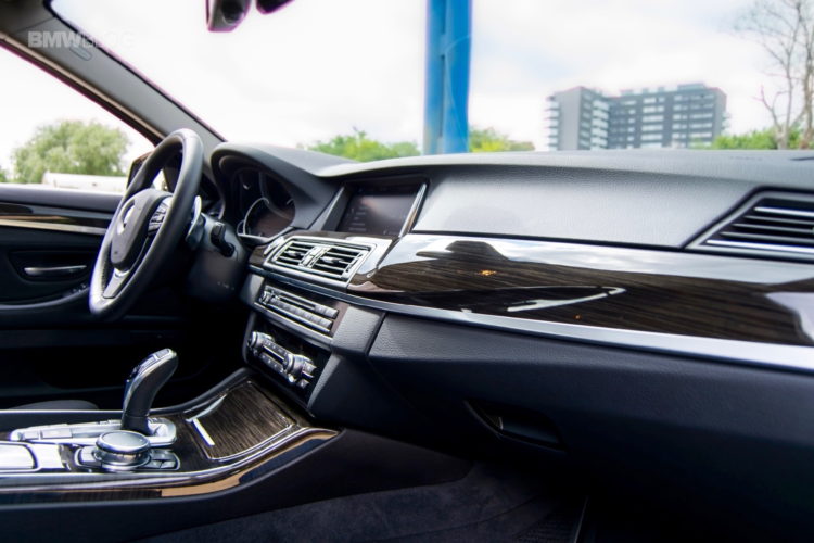 2016-BMW-530d-xDrive-17