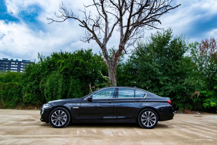 2016-BMW-530d-xDrive-31