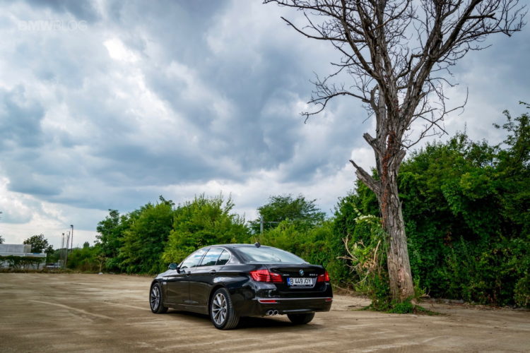2016-BMW-530d-xDrive-35