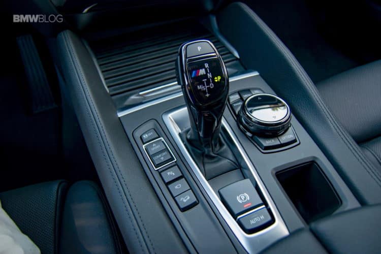 2016-BMW-X6-M50d-test-drive-33