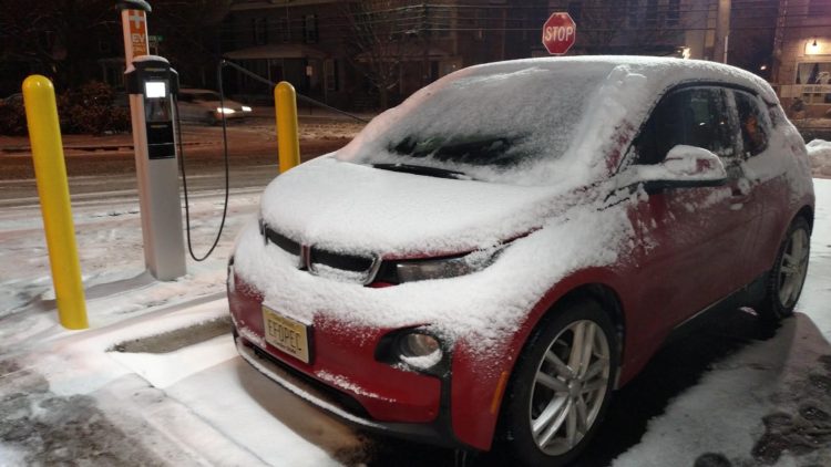 BMW-i3-winter-driving