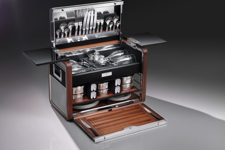 Rolls-Royce builds Bespoke Picnic Hamper