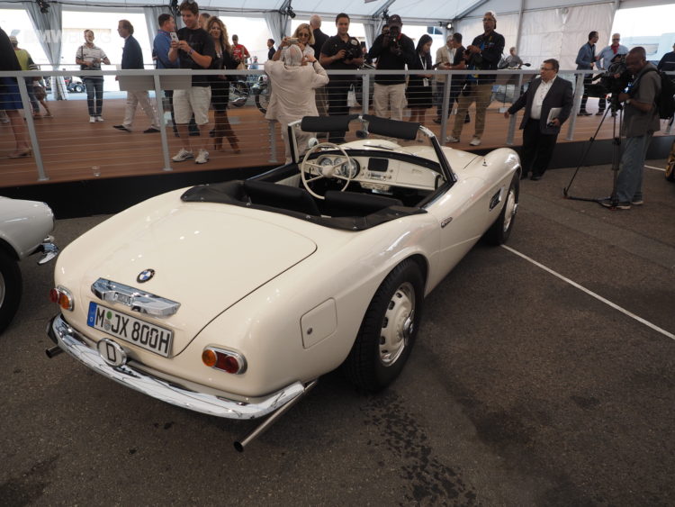 Elvis-Presley-BMW-507-launch-3